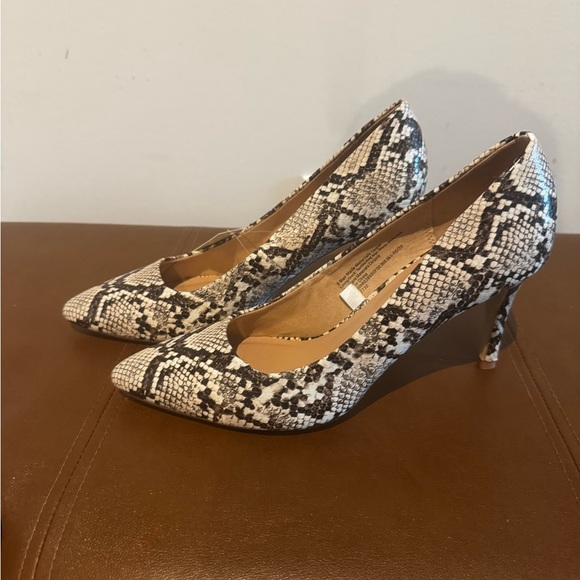 a new day Black and White Snake Print Heels - Picture 2 of 2